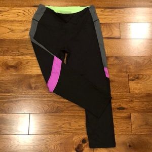 Victoria’s Secret Capri length leggings. Size M